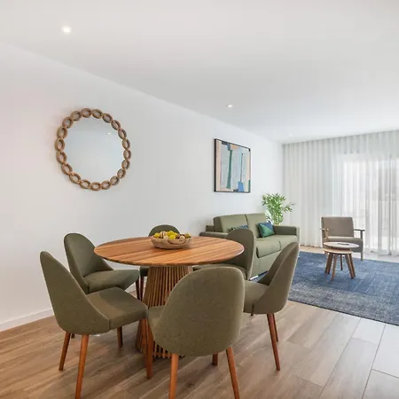 Luxury 2br With Terrace 5-min Walk