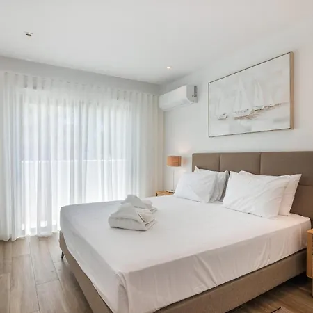 Luxury 2br With Terrace 5-min Walk