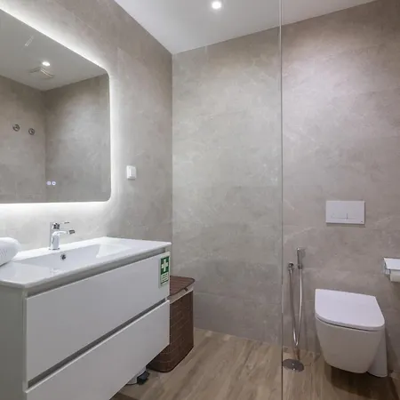Luxury 2br With Terrace 5-min Walk *
