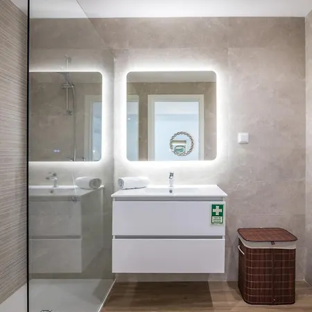 Luxury 2br With Terrace 5-min Walk