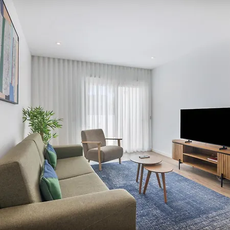 Luxury 2br With Terrace 5-min Walk Apartment *