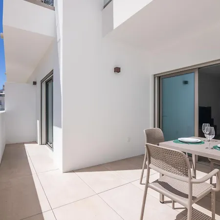 Apartment Luxury 2br With Terrace 5-min Walk