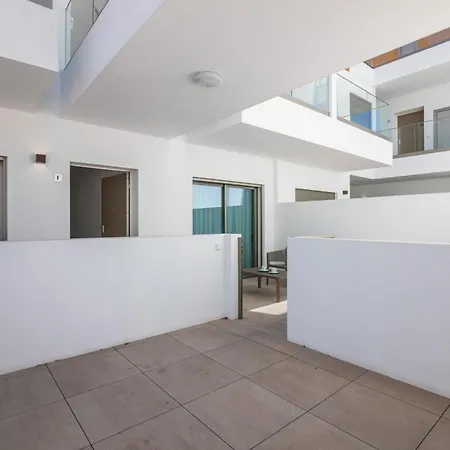 Luxury 2br With Terrace 5-min Walk *