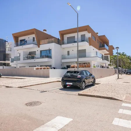 Luxury 2br With Terrace 5-min Walk *
